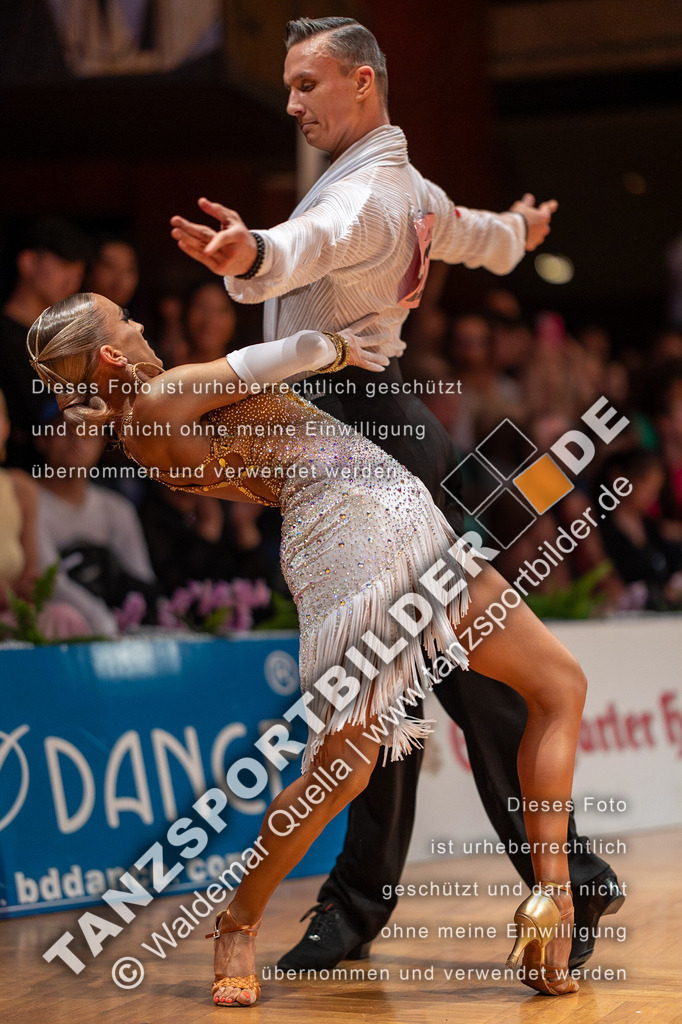 20230812-14899 | Hier finden Sie Tanz Bilder vom Latein und Standard Formationen tanzen. Sportbilder vom Tanzsport. Schöne Fotos und von Weltmeisterschaft, Europameisterschaft, Bundesliga, Regionalliga, Oberliga und Landesliga sowie von GOC Stuttgart, DanceComp, WM Bremen