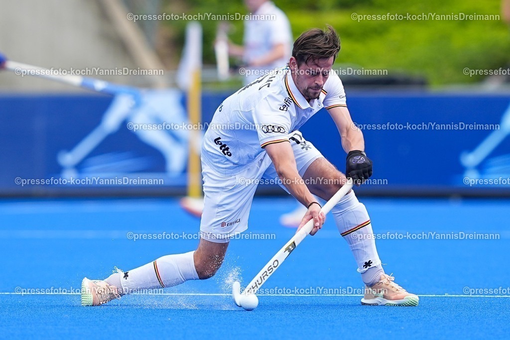 xydrx1408252030 | 14.08.2025, xydrx, Herren EuroHockey Championship 2025, Gruppe C, Belgien - England, Sparkassenpark Mönchengladbach: Tommy Willems (BEL #11)