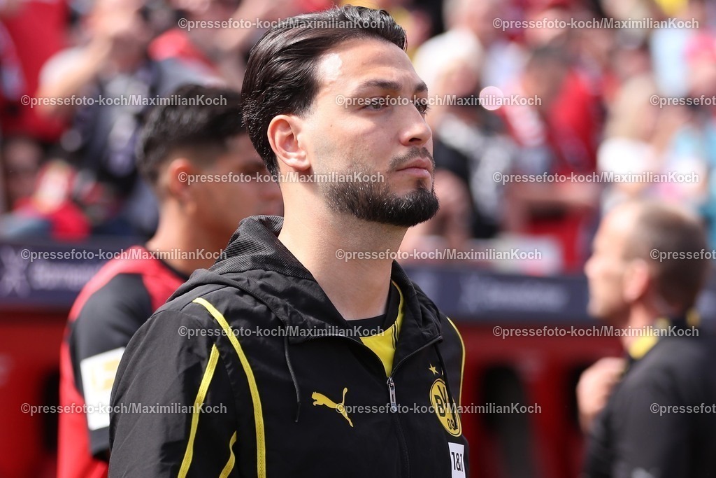 B0411052502232 | 11.05.2025, Fußball, Bayer 04 Leverkusen - Borussia Dortmund, 1. Fußball Bundesliga, 33. Spieltag, BayArena, Saison 2024 2025: Ramy Bensebaini (BVB #5) DFB regulations prohibit any use of photographs as image sequences and or quasi-video.