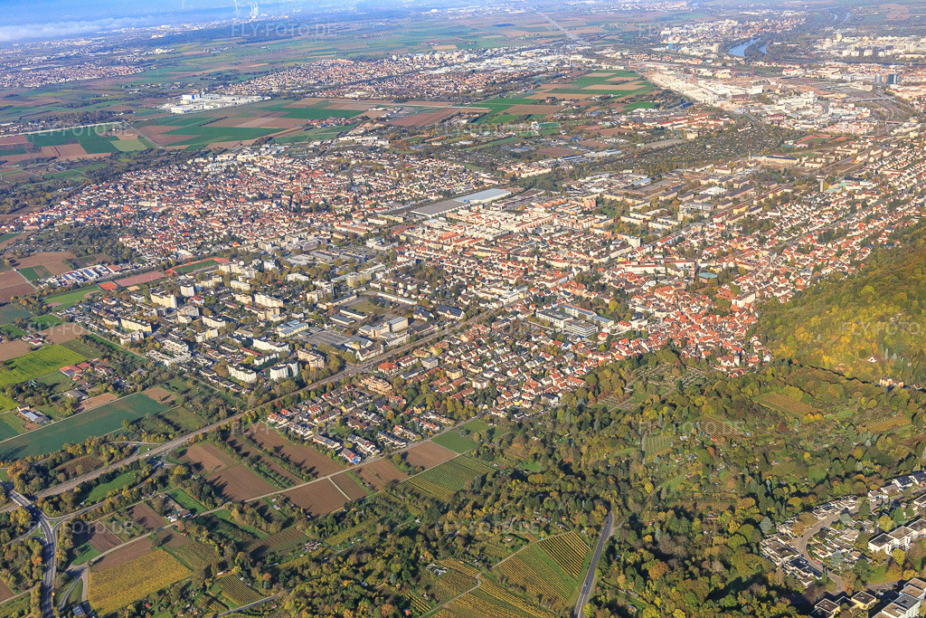 Luftbild: Ortsansicht von Südosten im Ortsteil Südstadt in Heidelberg im Bundesland Baden-Württemberg in Deutschland. Foto: IMG_104144.jpg vom 31.10.2017 durch Werner Riehm/FLY-FOTO.de
