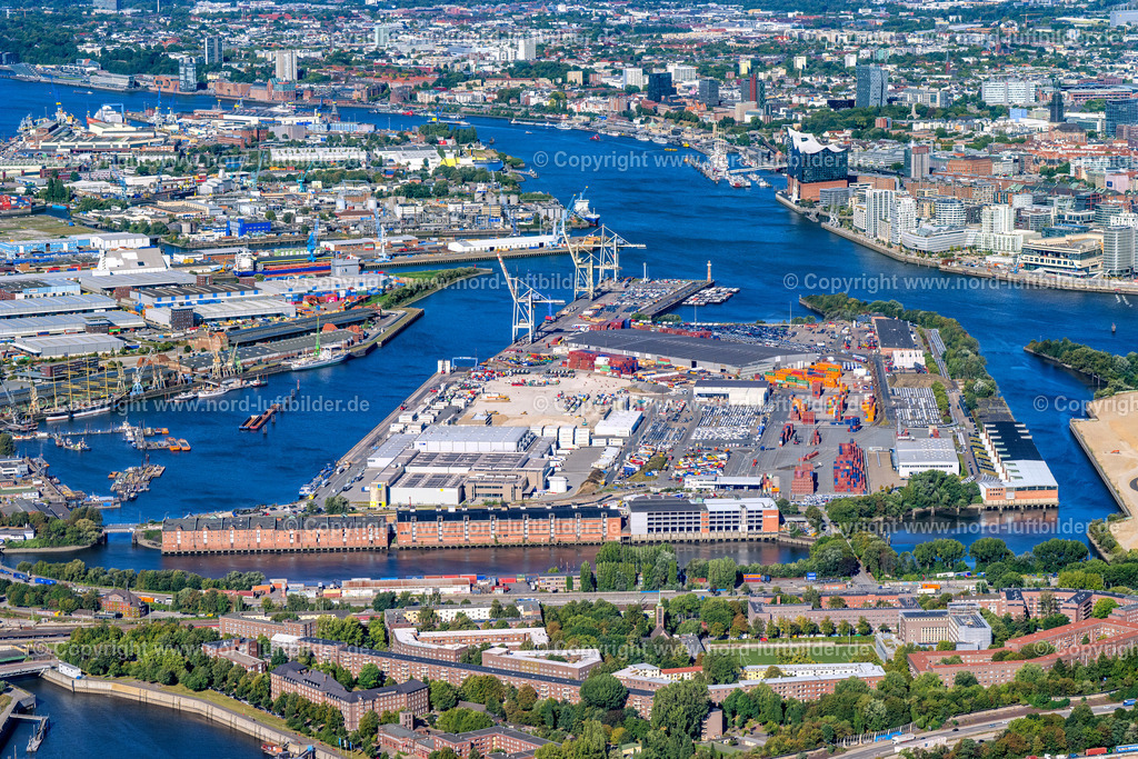 Hamburg_Kleiner_Grasbrook_bis_Steinweder_ELS_5942250925 | HAMBURG 25.09.2025 Lagerhallen und Speditionsgebäude der TCO Transcargo GmbH im Ortsteil Kleiner Grasbrook in Hamburg, Deutschland. Weiterführende Informationen bei: TCO Transcargo GmbH. // Warehouses and forwarding building of TCO Transcargo GmbH in the district Kleiner Grasbrook in Hamburg, Germany. Further information at: TCO Transcargo GmbH. Foto: Martin Elsen