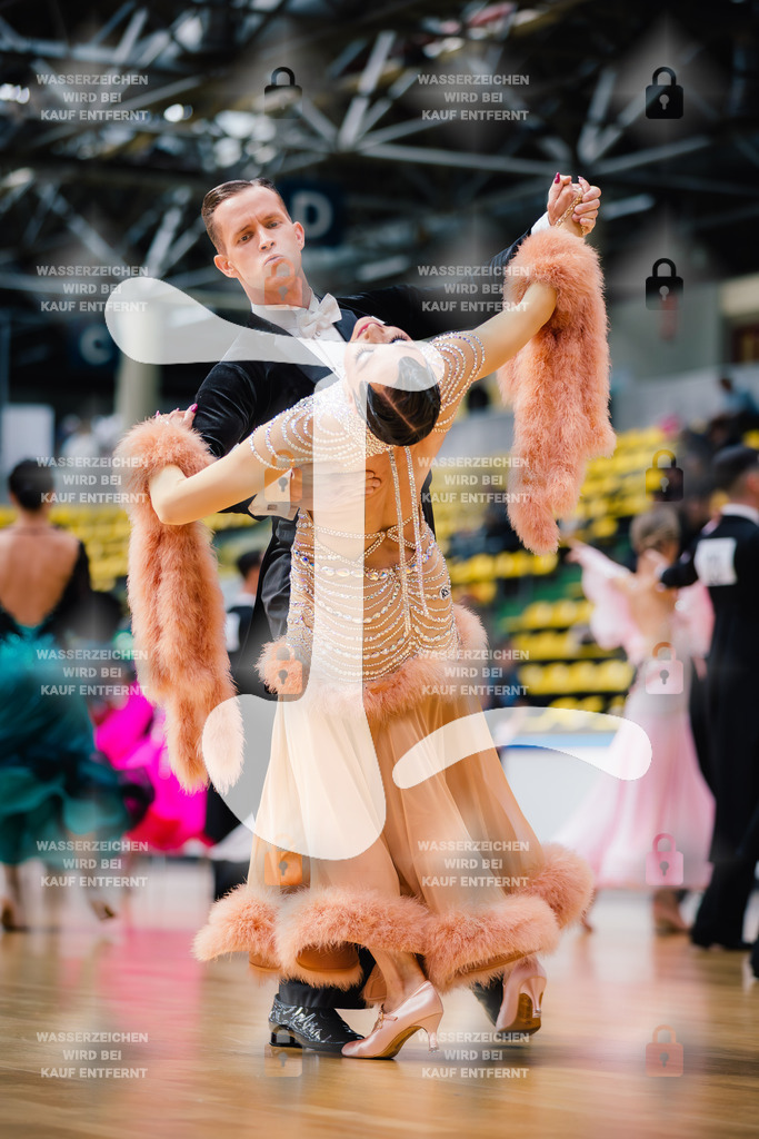Hessen Tanzt WDSF Open Senior I Standard 5th (21) Steve Hädicke _ Antonia Adam (TSC Excelsior Dresden)-2025-05-17-6959 | Webshop for digital downloads and prints of dance sport, event & show photographer Julian Link - Realisiert mit Pictrs.com