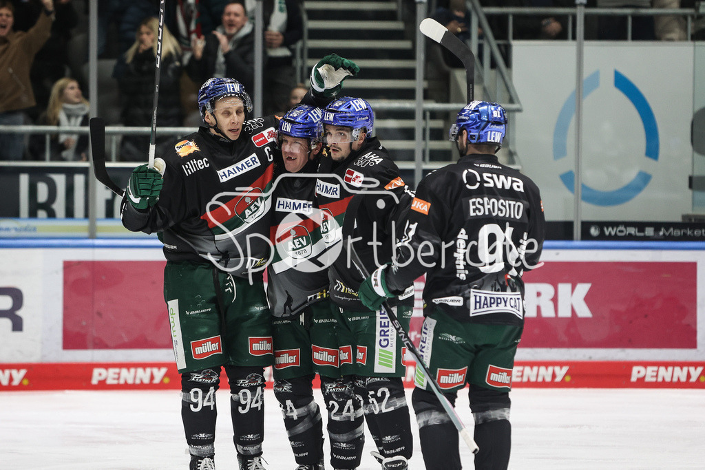 Augsburger Panther - EHC RB München | Jubel der Panther nach dem Treffer zum 1-0 durch Thomas Jordan TREVELYAN (AEV #24) / Freude / Tor / Torschuetze