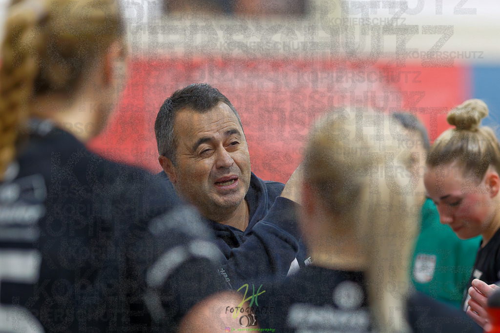 Frauen Regionalliga (HHV); HSG Wettenberg - HSG Twistetal | Frauen Regionalliga (HHV); HSG Wettenberg - HSG Twistetal am 08.11.2025 in Launsbach (Wettenberg) (Halle GS Launsbach (Wettenberg))Photo © 2025 - Jörg Heinrich - Realisiert mit Pictrs.com