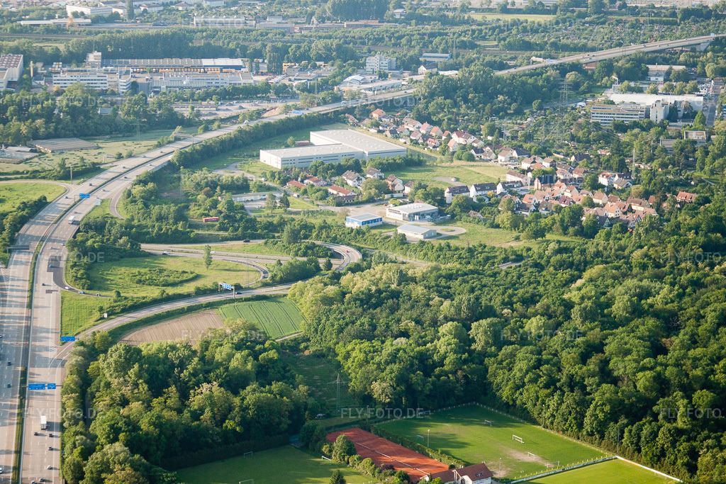 Luftbild: Killisfeld Industriegebiet im Ortsteil Durlach in Karlsruhe im Bundesland Baden-Württemberg in Deutschland. Foto: IMG_27414.jpg vom 23.05.2010 durch Werner Riehm/FLY-FOTO.de