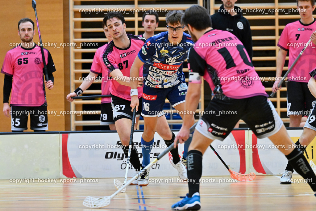VSV Unihockey vs. Wiener Floorballferein 6.4.2024 | #16 Manuel Flaschberger VSV Unihockey, #87 Timmo Taurer VSV Unihockey, VSV Unihockey vs. Wiener Floorballferein 6.4.2024, VSV Unihockey vs. Wiener Floorballferein  am 06.04.2024 in Villach (Ballspielhalle St. Martin), Austria, (Photo by Bernd Stefan)