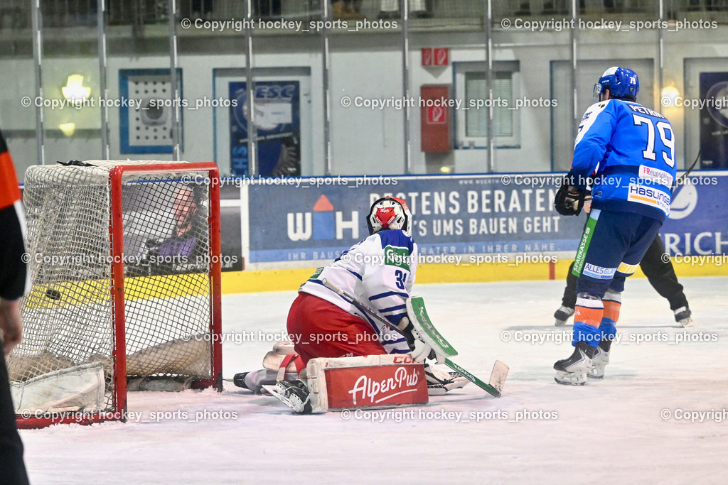 ESC Sparkasse STEINDORF vs. UECR Huben | #31 Sicher Michael UECR EISBÄREN HUBEN, #79 Petrik Benjamin ESC Steindorf, Penalty, ESC Sparkasse STEINDORF vs. UECR Huben, ESC Sparkasse STEINDORF vs. UECR Huben am 30.01.2026 in Steindorf (Ossiachersee Halle), Austria, (Photo by Bernd Stefan)