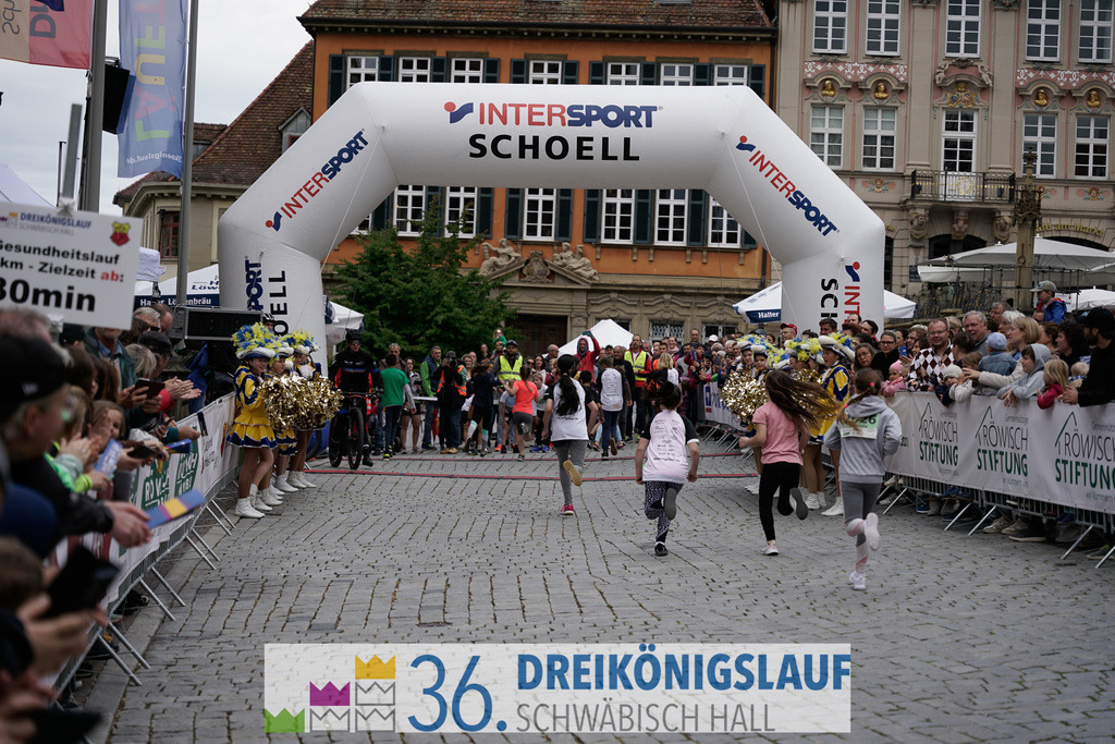 AOK Junior Cup 400m | 3Königslauf 2022 AOK Junior Cup 400m - Realisiert mit Pictrs.com