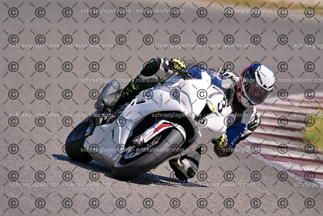 26bt05-0960 | markuskiefer.com - Realisiert mit Pictrs.com