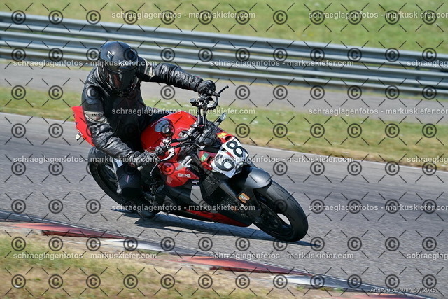 25bt04-0491 | markuskiefer.com - Realisiert mit Pictrs.com