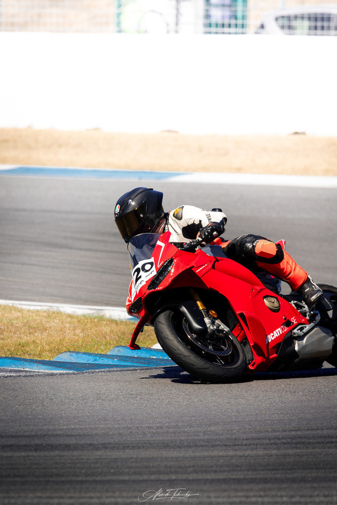 Ducati Trackday Hockenheimring 2026 | Entdecken Sie die faszinierende Welt von Alexander Tschuncky Arts: Kreative Fotografie, atemberaubende Automobilkunst und hochwertiger Bilderdruck. Lassen Sie sich inspirieren! - Realisiert mit Pictrs.com