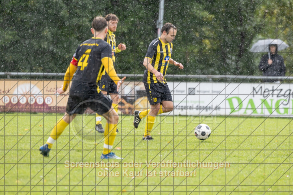 20251005_132522_0048 | #,TSV Ottenbach (gelb) vs. TV Birenbach (rot), Fussball, Kreisliga B8, Bezirk Neckar/Fils, 07. Spieltag, Saison 2025/2026, Rasenplatz, Rasensportplatz, Im Buchs, 73113 Ottenbach, 05.10.2025 - 13:00 Uhr,Foto: PhotoPeet-Sportfotografie/Peter Harich