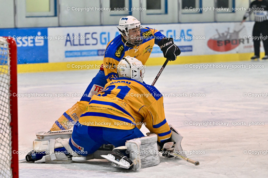 ESC SOCCERZONE STEINDORF vs. 1. EHC ALTHOFEN | #31 Horn Fabian 1. EHC ALTHOFEN, #58 Goritschnig Martin 1. EHC ALTHOFEN, ESC SOCCERZONE STEINDORF vs. 1. EHC ALTHOFEN, ESC SOCCERZONE STEINDORF vs. 1. EHC ALTHOFEN am 28.02.2025 in Steindorf (Ossiachersee Halle), Austria, (Photo by Bernd Stefan)