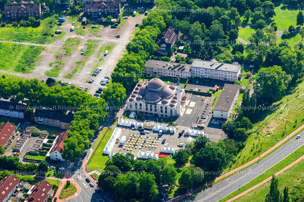 Luftbild Duisburg-4624 | Luftbildfotografie Gebäude der DITIB- Moschee an der Warbruckstrasse in Duisburg-Marxloh im Bundesland Nordrhein-Westfalen - Realisiert mit Pictrs.com