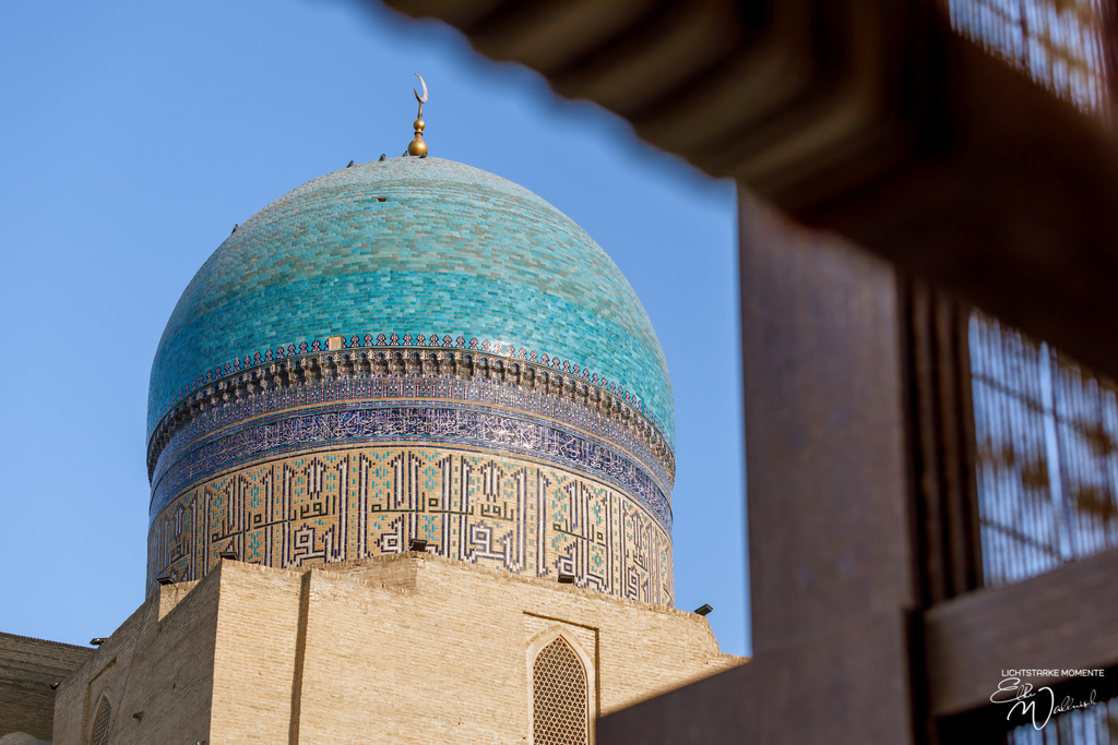 Kalon Moschee, Buchara  | Herzlich willkommen auf meiner Seite! Ich bin Elke Wallnisch, Deine Fotografin für lichtstarke Momente. Der Name steht für alles, was mich mit der Fotografie verbindet: Das Licht und seine machtvolle Wirkung auf eine Situation oder unsere Stimmung - Realisiert mit Pictrs.com