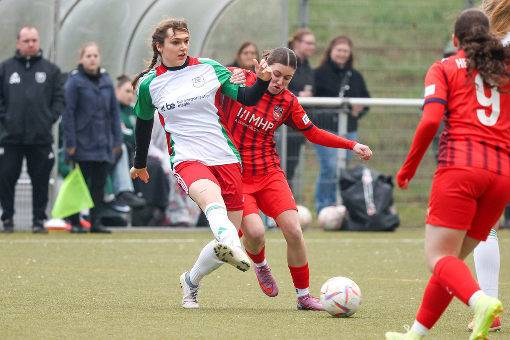 WASFCH_260321_3733 | SGM DJK Wasseralfingen/Neuler vs. 1.FC Heidenheim 1846 II, Fußball, Frauen, Bezirksliga, 2025/2026, 13. Spieltag, 21.03.2026 in Wasseralfingen, Kunstrasen Bürgle(Foto: Michael Bulling) - Realisiert mit Pictrs.com