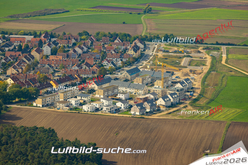 Aktuelles Luftbild von Kornburg Nürnberg - Die Luftaufnahme wurde 2022 mittels UL-Flugzeug erstellt ( keine Drohne ) - hochauflösende Kamera-Systeme von  Canon -Beste Qualität - Für grossformatige Ausdrucke geeignet. Die Geschenkidee !