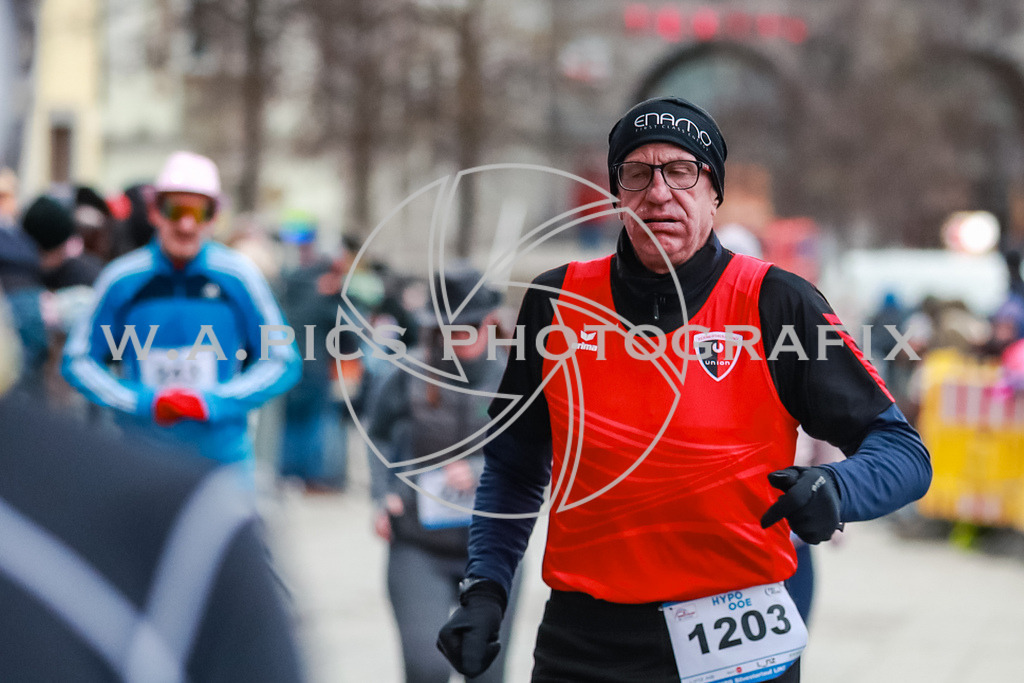 SILVESTERLAUF LINZ 25 | Linz, AUSTRIA, 31. Dezember 25, TRIRUN SILVESTERLAUF LINZ 25 , Image shows: 
Photo: WAPICS / BINDER Manuel