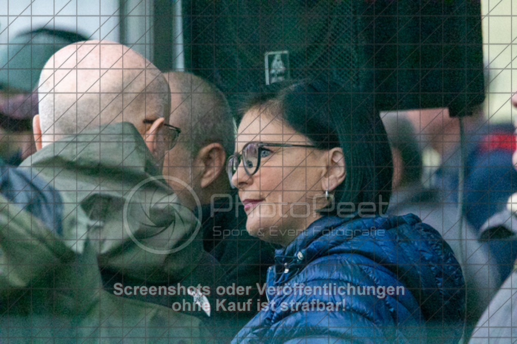 20251116_160627_1585 | #,KSG Eislingen (grün) vs. Croatia 2012 Geislingen (blau), Fussball, Kreisliga A3 - Bezirk Neckar/Fils, 13. Spieltag, Saison 2025/2026, Rasensportplatz KSG, Albstraße 69, 73054 Eislingen, 16.11.2025 - 14:30 Uhr,Foto: PhotoPeet-Sportfotografie/Peter Harich