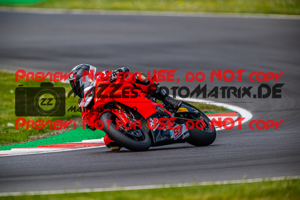 MaZZes_FotoMatrix_220507_97198 | Fotograf Mathias Schmid
Sportfotograf,
Eventfotograf,
Hochzeitsfotograf,
Portraitfotograf