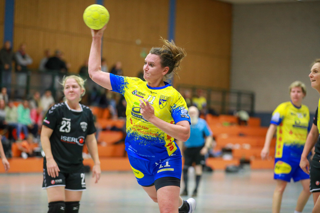 SVN_TvVoerde_021124_040 | Bildergalerie von Sport-Ereignissen aber auch von weiteren spannenden Dingen - nicht nur vom Niederrhein. In Anlehnung an den bekannten Spruch von Hanns Dieter Hüsch heißt das Motto: "Niederrhein ist überall".  - Realisiert mit Pictrs.com