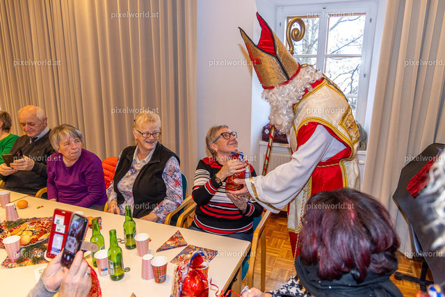 Der Nikolaus beim Seniorenbund | Bildershop von pixelworld.at - Realisiert mit Pictrs.com