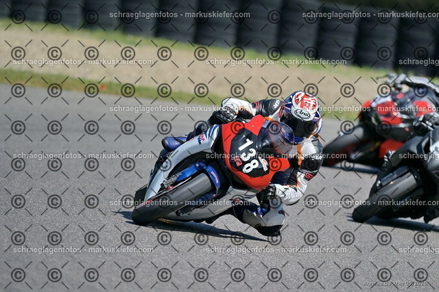 26BT02-1183 | markuskiefer.com - Realisiert mit Pictrs.com