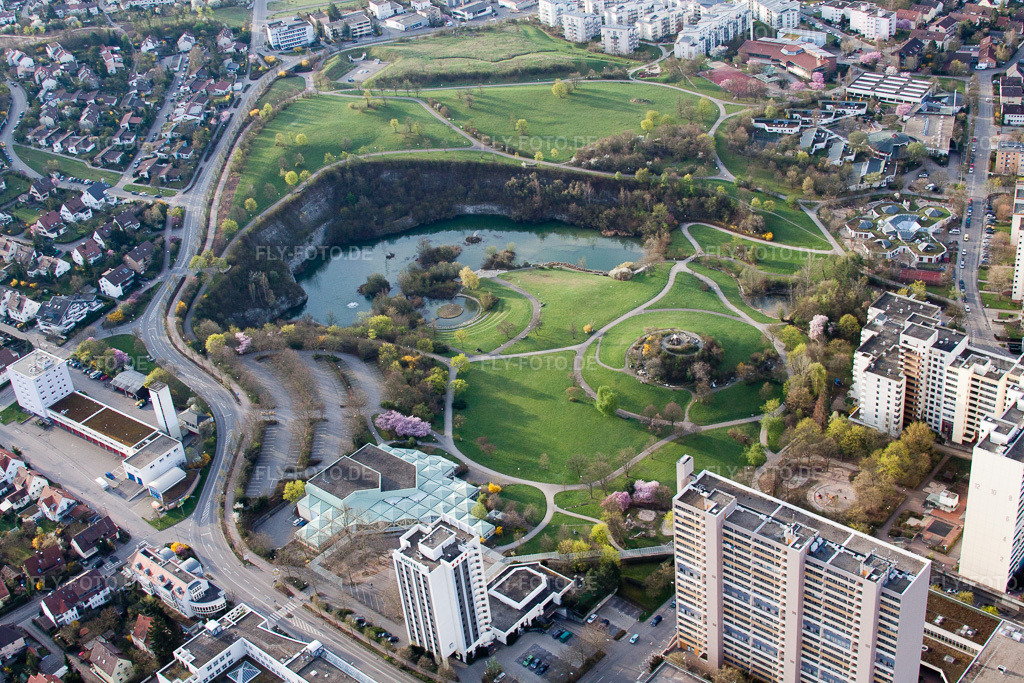 Luftbild: Stadthalle, Berliner Straße im Ortsteil Eltingen in Leonberg im Bundesland Baden-Württemberg in Deutschland. Foto: IMG_39028.jpg vom 03.04.2011 durch Werner Riehm/FLY-FOTO.de