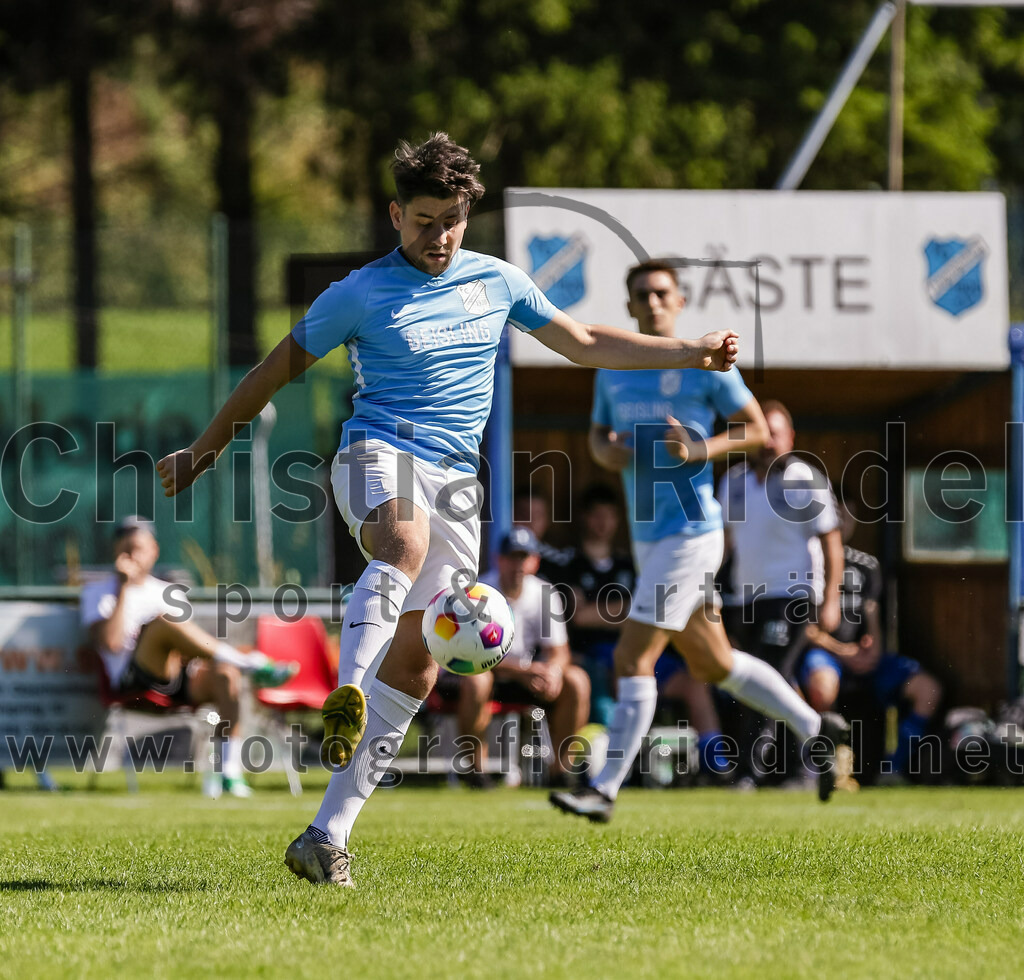 2023-09-16_014_FC_Langengeisling_gegen_TSV_Dorfen | Erding, Deutschland, 16.09.2023:
Fußball, Bezirksliga Oberbayern Ost 2023 / 2024, 9. Spieltag, FC Langengeisling gegen TSV Dorfen, Endergebnis: 3:1

Maximilian Maier (FC Langengeisling, #10)

Foto: Christian Riedel / fotografie-riedel.net