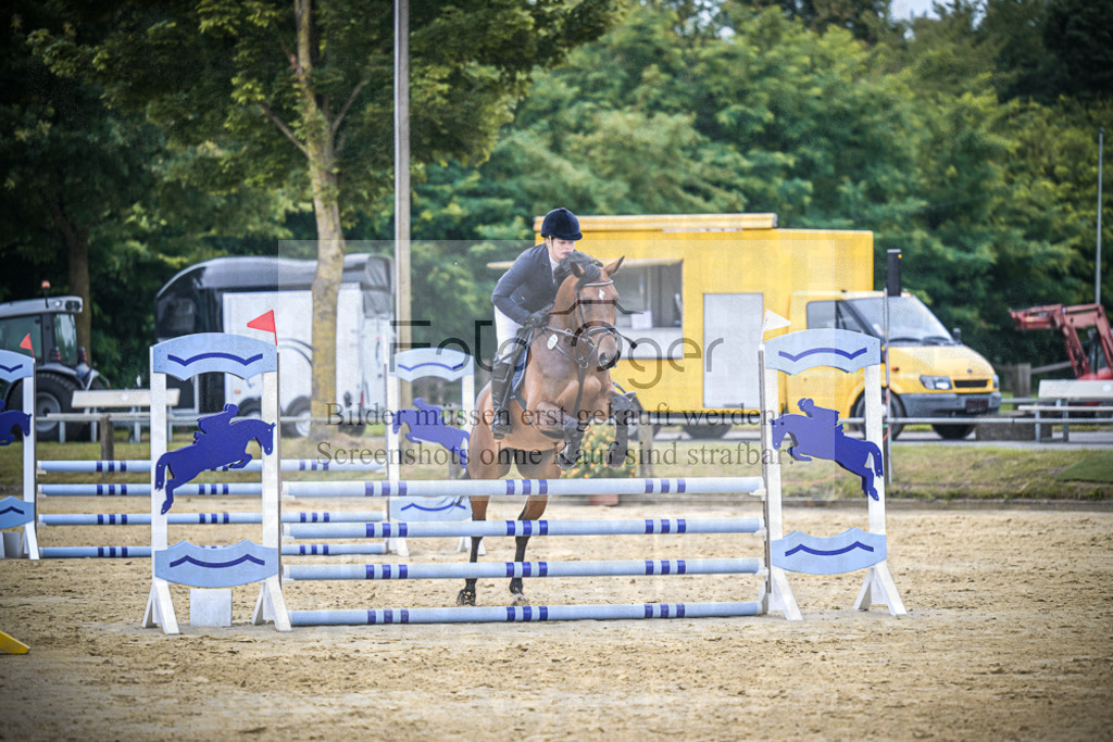 DOS_2746 | Entdecke hochwertige Reitturnierfotos von Foto Oger. Professionell, emotional und authentisch – jetzt Lieblingsmomente im Shop bestellen.Deutschlandweite Turnierfotografie. - Realisiert mit Pictrs.com
