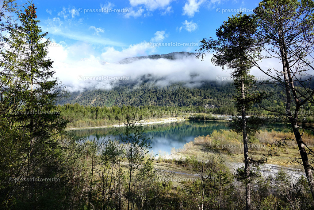 welltvi-Lechaue-Weissenbach-090582019-DSD00926 | Info aus dem Bezirk Reutte/Ausserfern Tirol sowie eine umfangreiche Bilddatenbank über die gesamte Region: Lechtal, Talkessel Reutte, Tannheimertal, Zwischentoren. Lech, Plansee, Zugspitze, Grenztunnel, B179, Fernpassstraße, Verkehr, Lawinen, Tradition, - Realisiert mit Pictrs.com