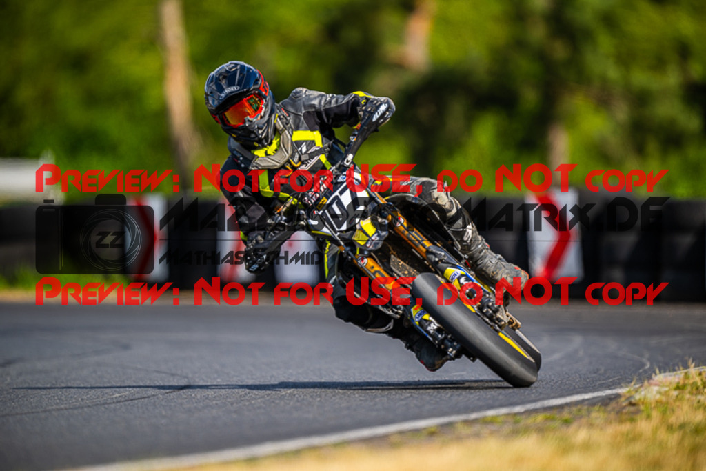 MaZZes_FotoMatrix_220528_3264 | Fotograf Mathias Schmid
Sportfotograf,
Eventfotograf,
Hochzeitsfotograf,
Portraitfotograf