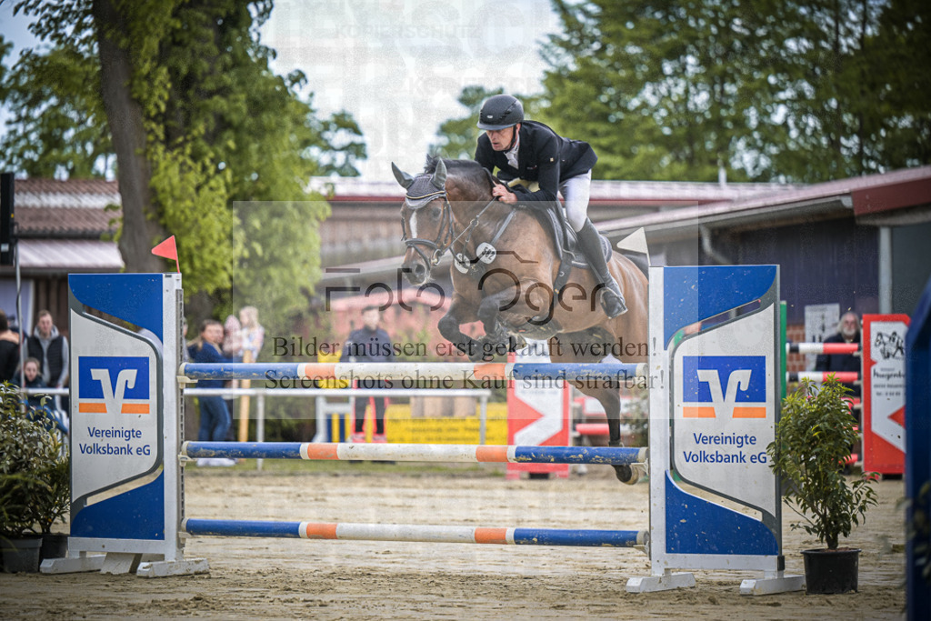DOS_2197 | Entdecke hochwertige Reitturnierfotos von Foto Oger. Professionell, emotional und authentisch – jetzt Lieblingsmomente im Shop bestellen.Deutschlandweite Turnierfotografie. - Realisiert mit Pictrs.com