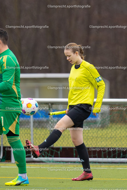 Fußball I Herren I Saison 2025-2026 I Landesfreundschaftsspiel I SC Rönnau - SSG Rot-Schwarz Kiel 002 | Henriette Inge Maaß (1. Assistent) - Realisiert mit Pictrs.com
