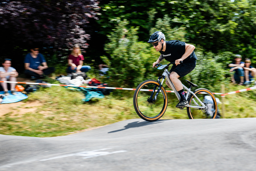 2025.05.31_869_9096-Eugen | German Pumptrack Series - Realisiert mit Pictrs.com