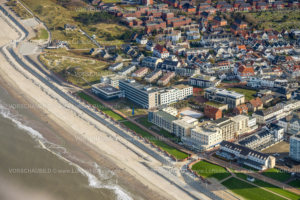 Aurich251104996Norderney | Luftbild, Nordstrand mit Kurklinik Norderney und Hotelanlage Strandhotel Georgshöhe, Ferienhotel Haus Waldeck, Sandstrand und Strandpromenade Kaiserstraße mit Strandschutzwall, Hotels und Ferienhäuser, links Strandrestaurant Riffkieker, Norderney, Norddeutschland, Ostfriesland, Niedersachsen, Deutschland