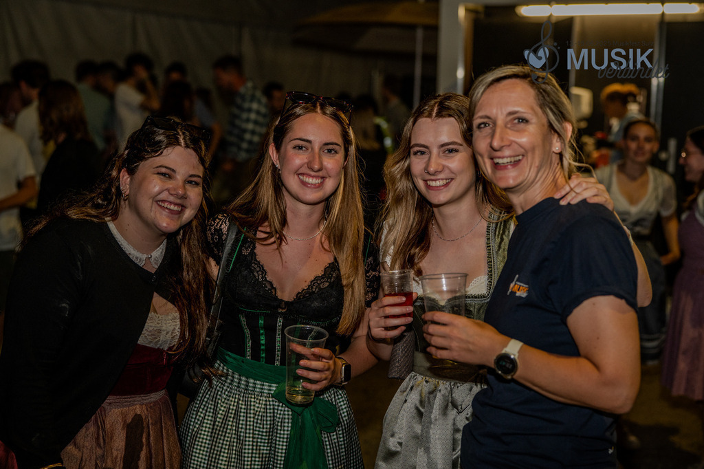 DSC_4039 | "Fussifoto.com – Ihr Ansprechpartner für hochwertige Fotografie! Entdecken Sie kreative Bilder und professionelle Dienstleistungen. Kontaktieren Sie uns für Ihre Projekte!"