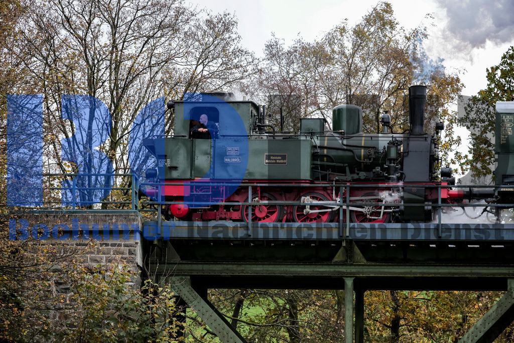  04.11.2023 - 
 | Sebastian Sendlak / Bochumer Nachrichtendienst (BOND) - Dampflok Waldbroel auf der Volmetalbahn - Realisiert mit Pictrs.com