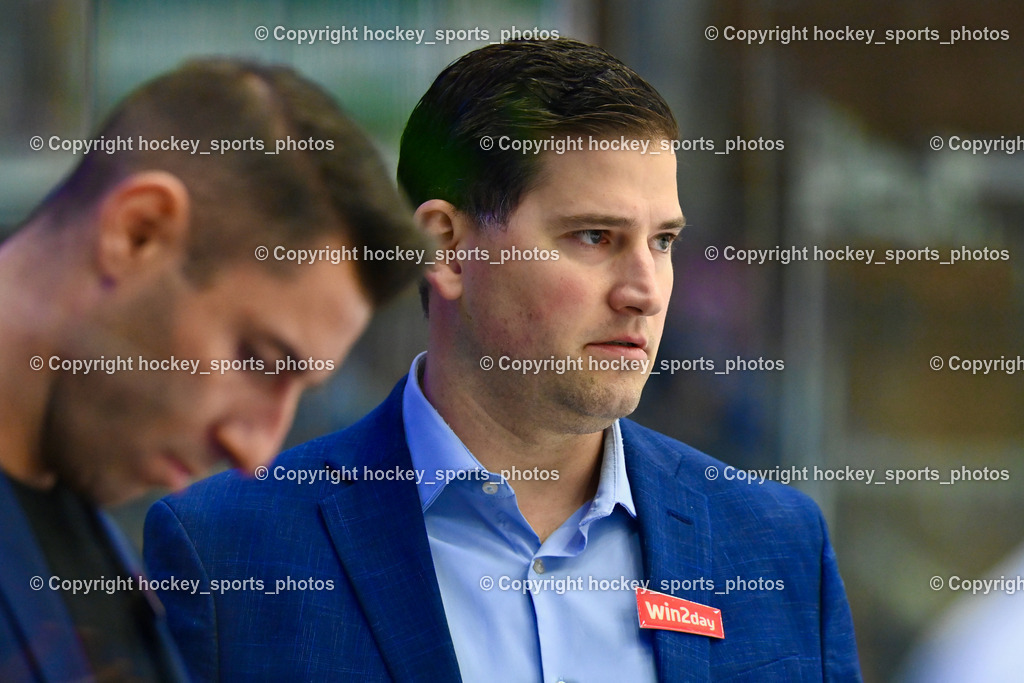 EC IDM Wärmepumpen VSV vs. HC Innsbruck  6.10.2024 | Headcoach HC Innsbruck SMOTHERMAN JORDAN, EC IDM Wärmepumpen VSV vs. HC Innsbruck  6.10.2024, EC IDM Wärmepumpen VSV vs. HC Innsbruck  am 06.10.2024 in Villach (Stadthalle Villach), Austria, (Photo by Bernd Stefan)