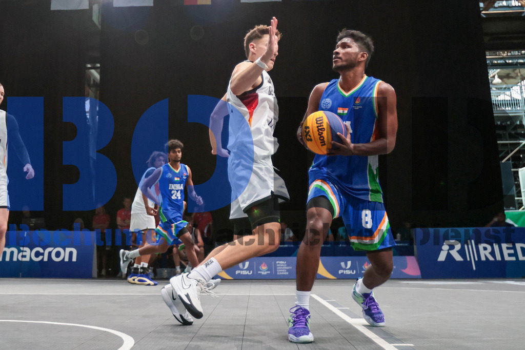 SES_TTG3X320250718-1996 | bond - Realisiert mit Pictrs.com