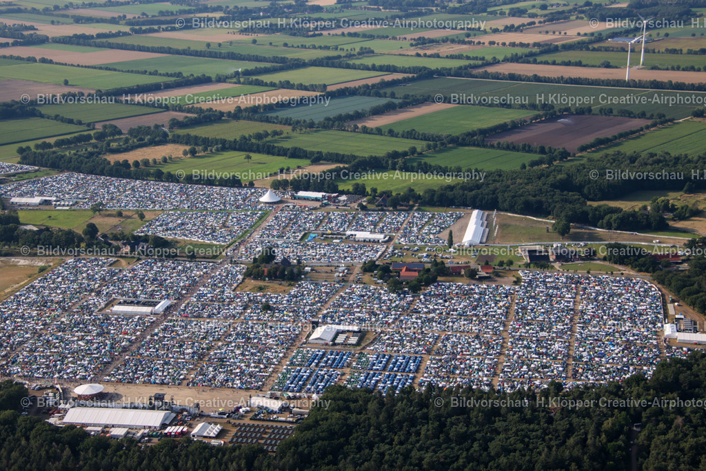 Weeze Parookaville 2022_ Creative_Airphotography H.Klöpper-6031 | Parookaville 2022 Weeze. Das größte Elektro Event Festival mit 220.000 Besucher. Zeltstadt - Realisiert mit Pictrs.com
