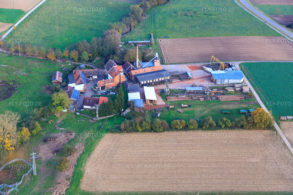 Luftbild: Schaidter Mühle mit Holzwerk ORTH Gerd Sütterlin e.K. im Ortsteil Schaidt in Wörth im Bundesland Rheinland-Pfalz in Deutschland. Foto: IMG_075867.jpg vom 02.11.2014 durch Werner Riehm/FLY-FOTO.deHolzwerk-ORTH - in der Region gewachsen