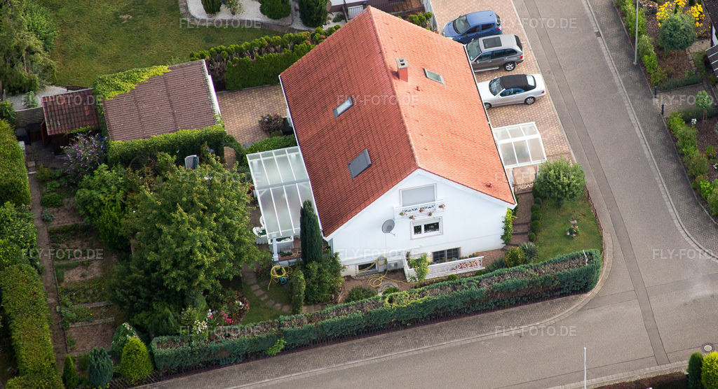 Luftbild: Billigheim-Ingenheim, Maxburgstr im Ortsteil Billigheim in Billigheim-Ingenheim im Bundesland Rheinland-Pfalz in Deutschland. Foto: IMG_092768.jpg vom 13.08.2016 durch Werner Riehm/FLY-FOTO.de