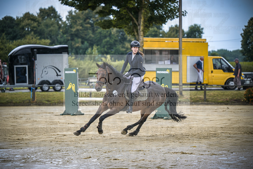 DOS_1512 | Entdecke hochwertige Reitturnierfotos von Foto Oger. Professionell, emotional und authentisch – jetzt Lieblingsmomente im Shop bestellen.Deutschlandweite Turnierfotografie. - Realisiert mit Pictrs.com