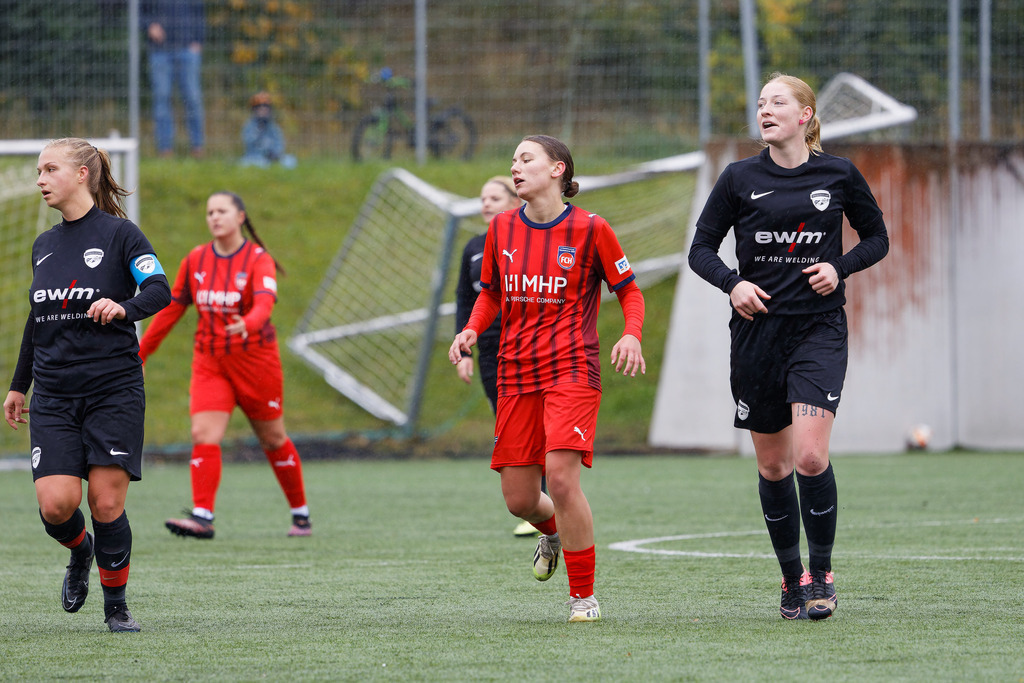 FCHHOH_251005_6617 | 1.FC Heidenheim 1846 II vs. SGM Hohenmemmingen/Sontheim, Fußball, Frauen, Bezirksliga, 2025/2026, 4. Spieltag, 05.10.2025 in Heidenheim, Kunstrasen b. Voith-Arena West(Foto: Michael Bulling) - Realisiert mit Pictrs.com