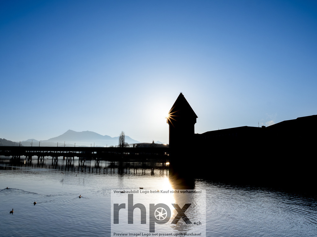 Morgenstimmung Luzern | Stimmungsvolle Fotokunst aus Luzern. Erlebe den Pilatus, den See und die Stadt Luzern in exklusiven Aufnahmen in der Fotogalerie & Shop. - Realisiert mit Pictrs.com