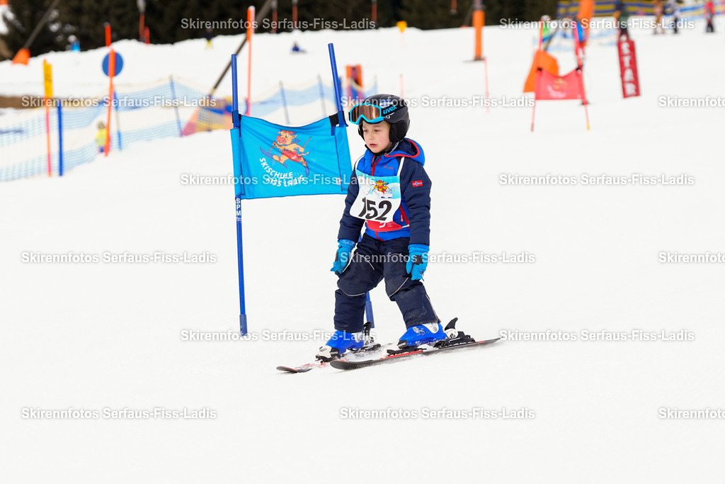 SRF_02.01.2026_0143 | Skirennfotos,Serfaus,Fiss,Ladis,Kinderskirennen,Winter,Tirol,Oberland,skirace,SFL,feelfree,weil wir's genießen,ski,Ski,skifahren,Sonnenplateau, - Realisiert mit Pictrs.com