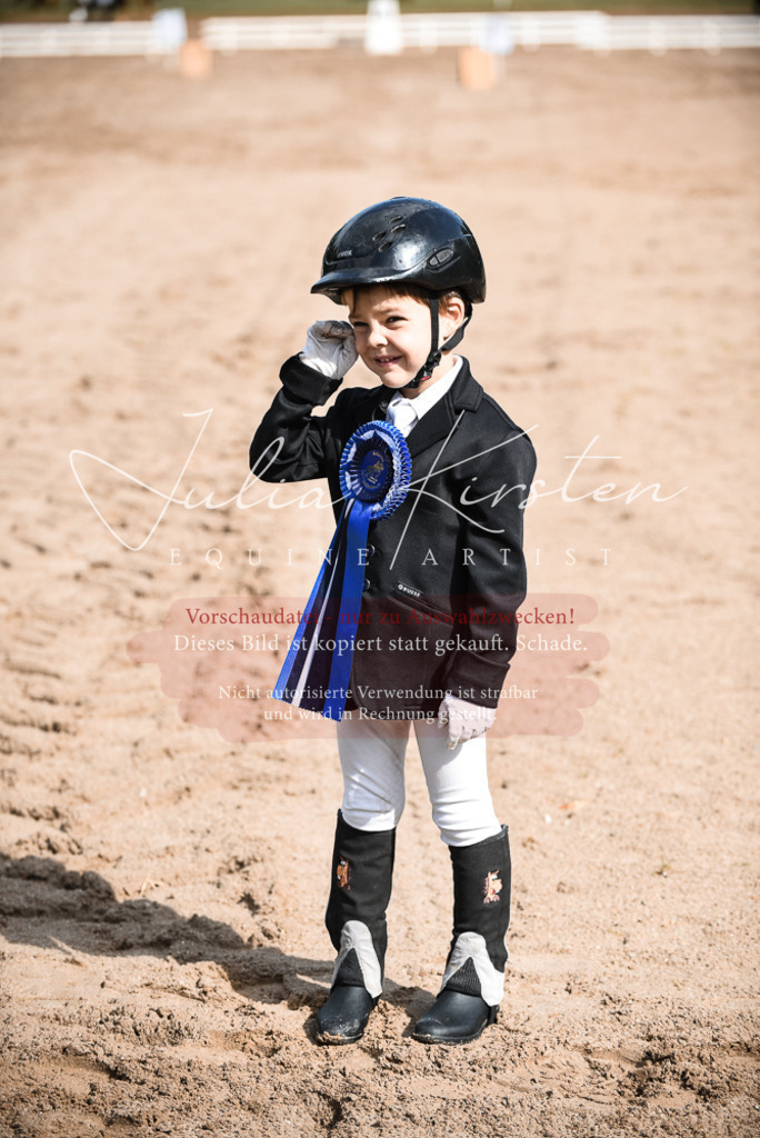 DSC_4550 | Pferde- und Turnierfotografie in Westsachsen. Pferdeportraits, Auftragszeichnungen und intuitive Kunst.