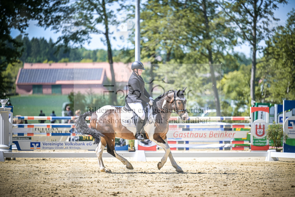 DOS_8618 | Entdecke hochwertige Reitturnierfotos von Foto Oger. Professionell, emotional und authentisch – jetzt Lieblingsmomente im Shop bestellen. - Realisiert mit Pictrs.com