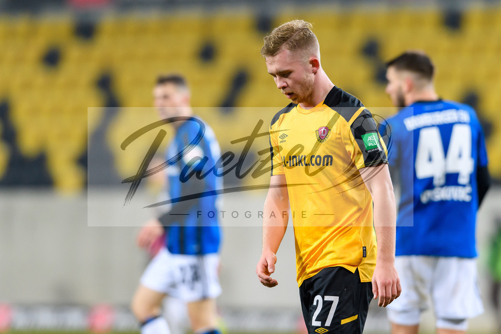 SGDHSV20220114_123 | Fussball, Herren: Valac Drchal (SG Dynamo Dresden) enttaeuscht bei dem Spiel der 2. Bundesliga zwischen SG Dynamo Dresden und Hamburger SV im Rudolf-Harbig-Stadion am 14.01.2022 in Dresden, Deutschland.DFB / DFL REGULATIONS PROHIBIT ANY USE OF PHOTOGRAPHS AS IMAGE SEQUENCES AND/OR QUASI-VIDEO. - Realisiert mit Pictrs.com